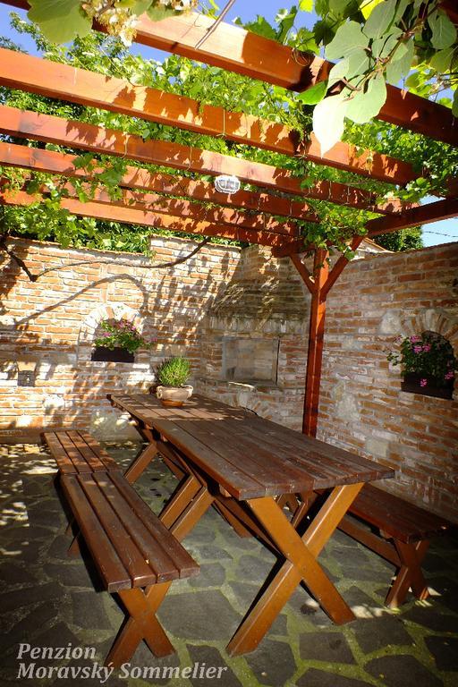 Penzion Moravský sommeliér Valtice Extérieur photo