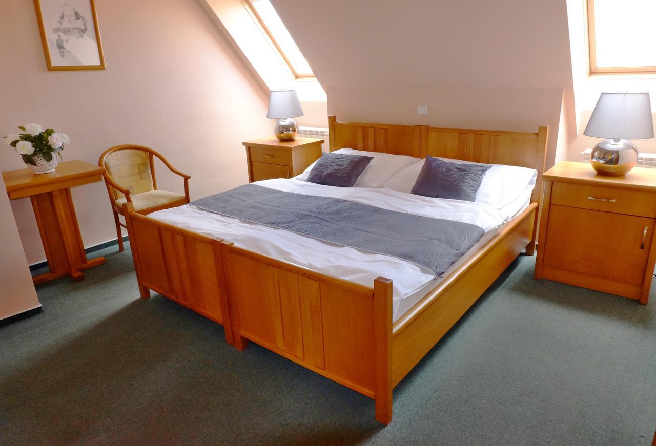 Penzion Moravský sommeliér Valtice Extérieur photo
